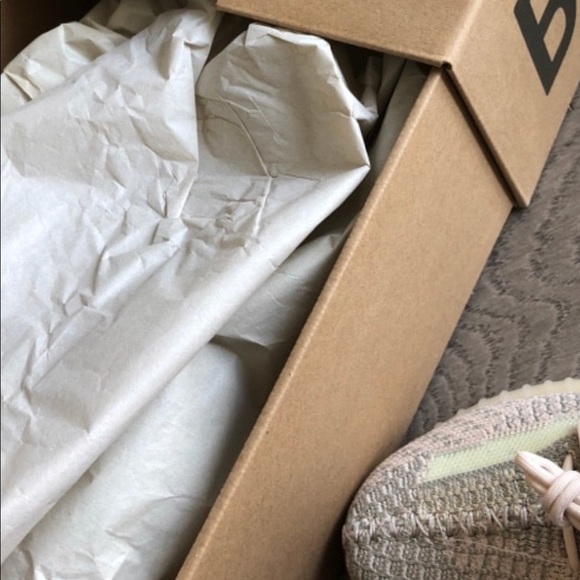 Adidas Yeezy 350 Boost V2 Citrin 13.5K - Picture 2 of 4